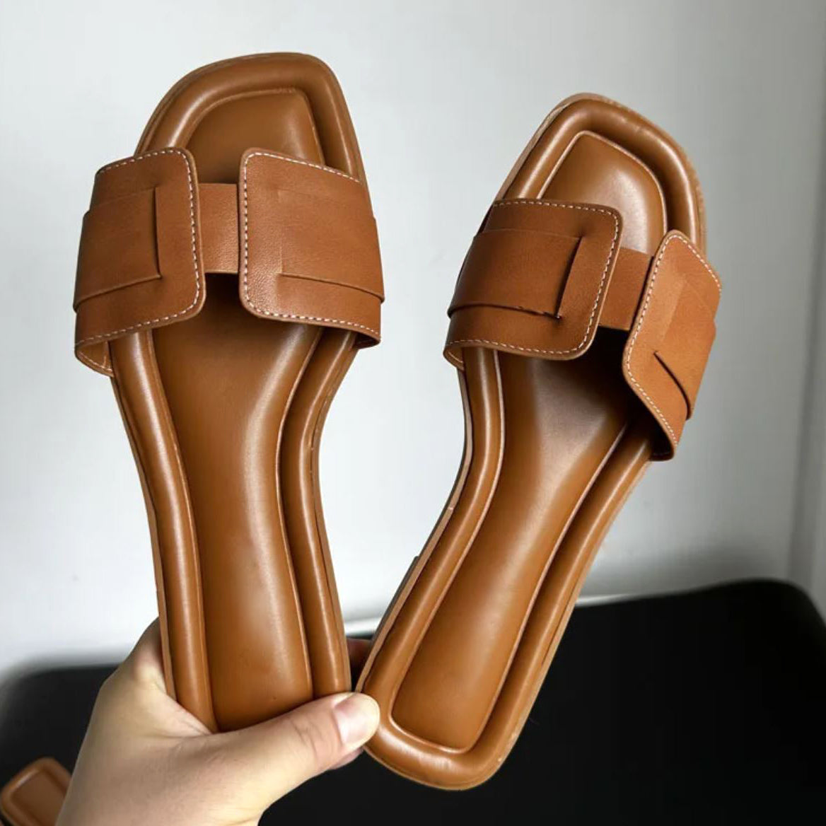 "Eleganza Mediterranea" Leather Sandals