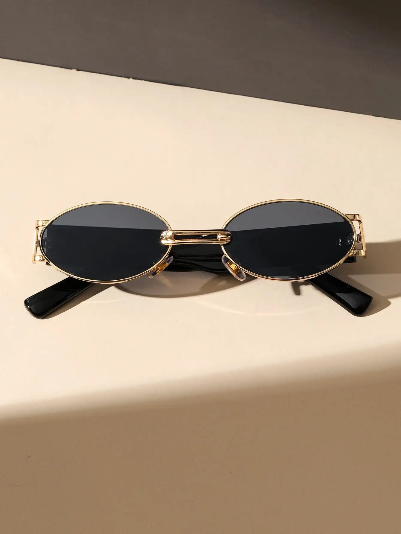 "Alba Serenata" Oval Vintage Sunglasses